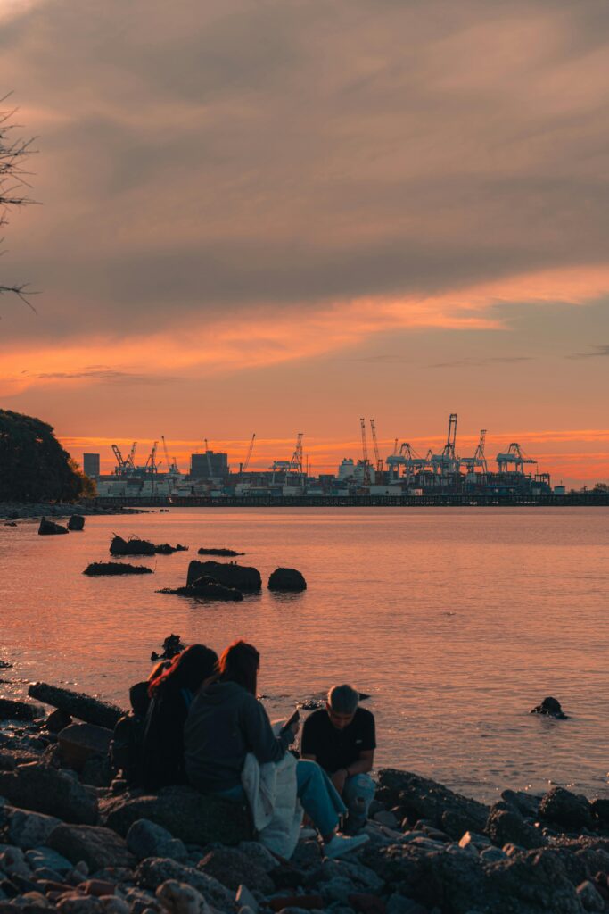 Top Ways To Incorporate Vintage Finds In Industrial Decor